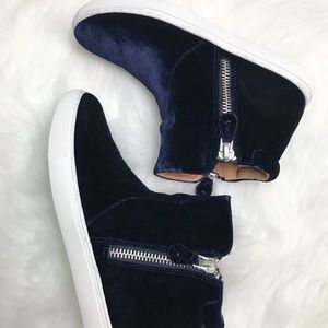 Kenneth Cole Women's Carole Double Zip Mid-top Booties Size 9